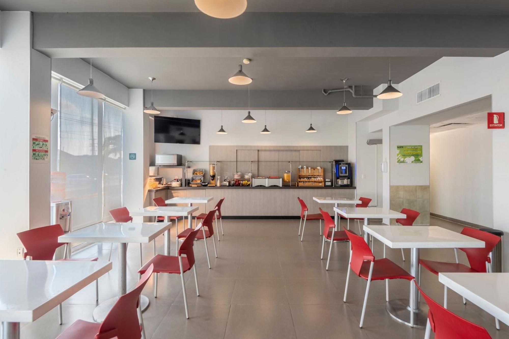 City Express Junior By Marriott San Luis Potosi Zona Industrial Exterior photo