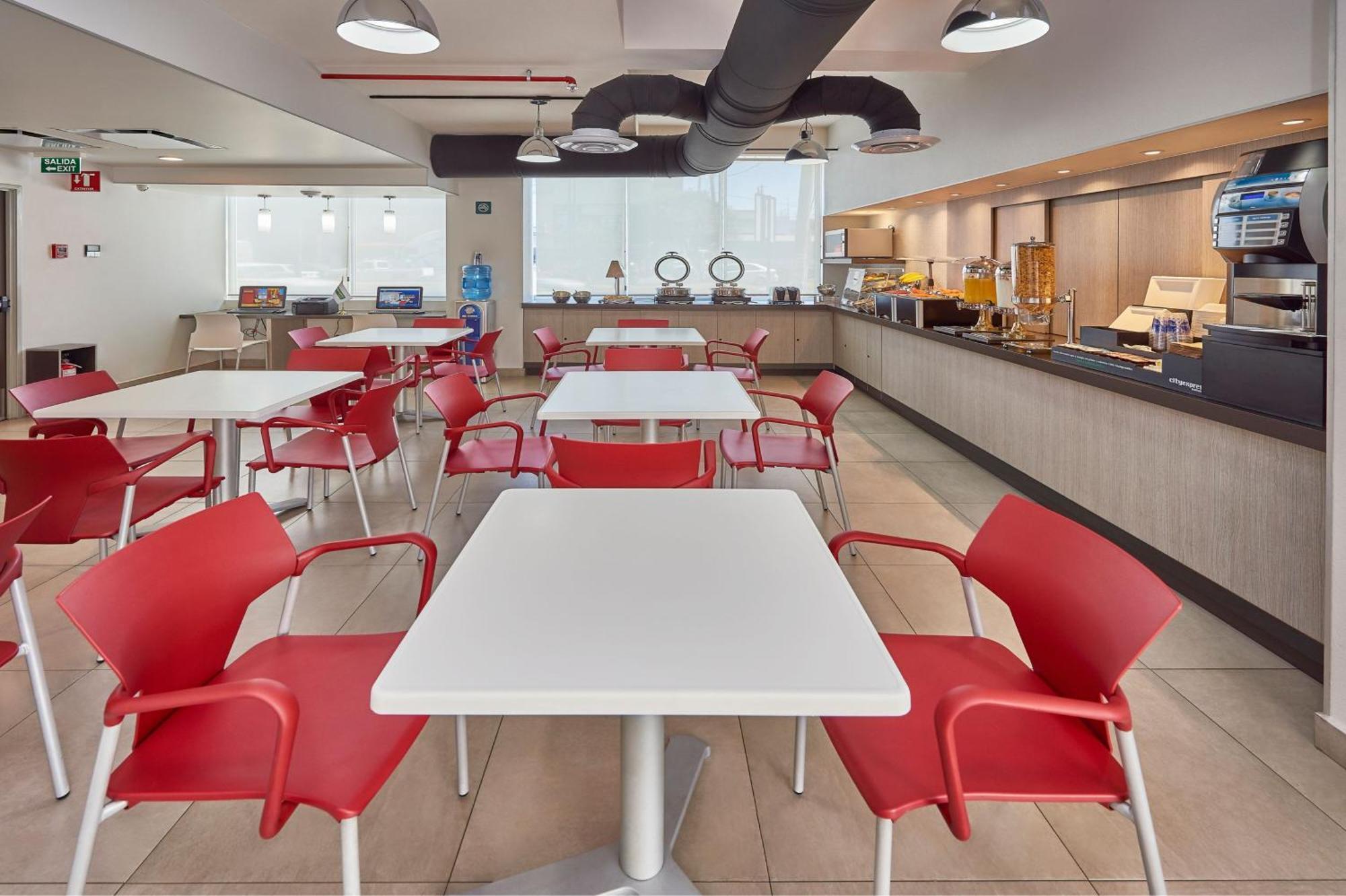 City Express Junior By Marriott San Luis Potosi Zona Industrial Exterior photo